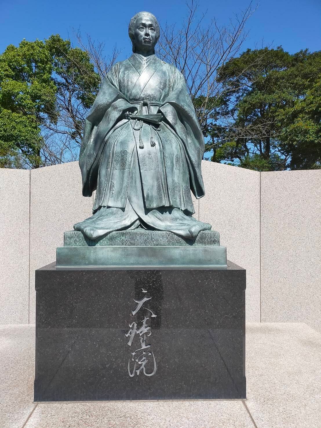 🗿 덴쇼인 아츠히메 동상 이미지 7